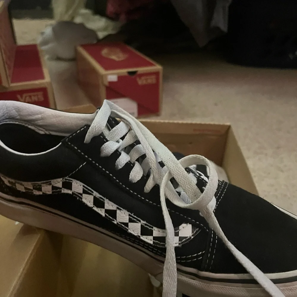 vans - Picture 3 of 3